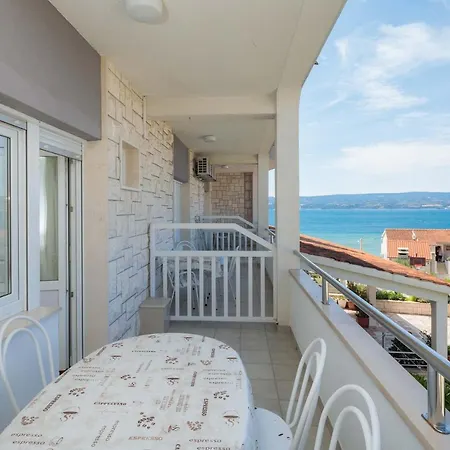 And By The Sea Duce, - 18155 3* Omiš