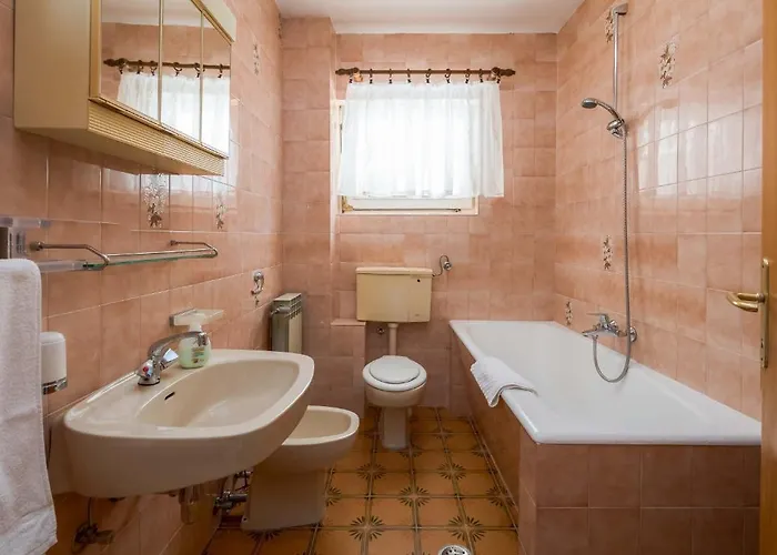 Gasthuis And By The Sea Duce, - 18155 3*