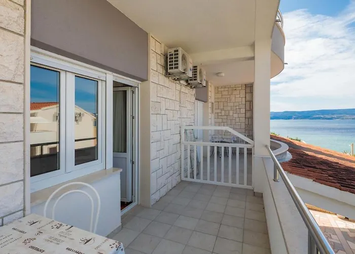 And By The Sea Duce, - 18155 Gasthuis Omiš